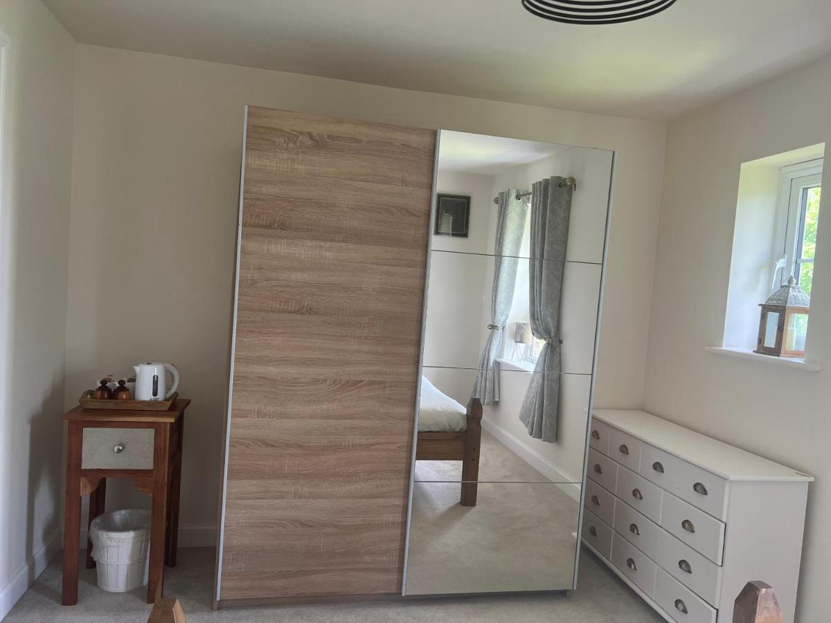 Cosy Double Room With Private Bathroom Homestay Caldecote Esterno foto