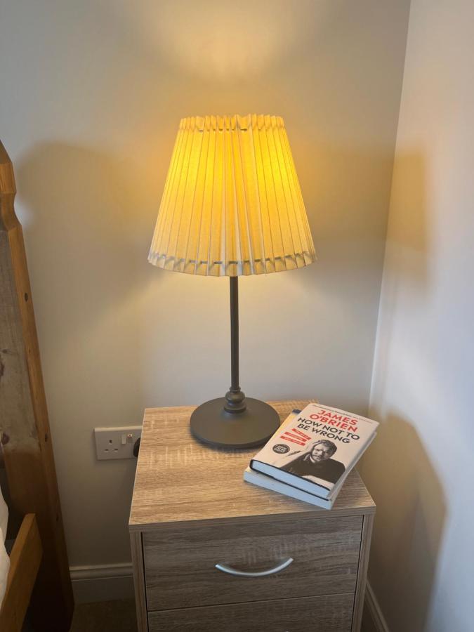 Cosy Double Room With Private Bathroom Homestay Caldecote Esterno foto